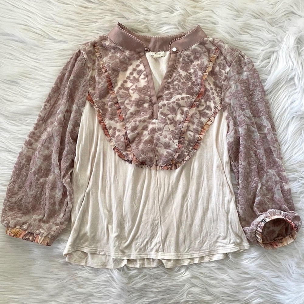 ⚠️SALE⚠️Revolve, Anthro, Tiny, floral lace shirt